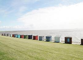 Exklusiv Eingerichtetes Ferienhaus in Strandnahe