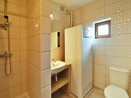 Spacious Holiday Home With Private Garden