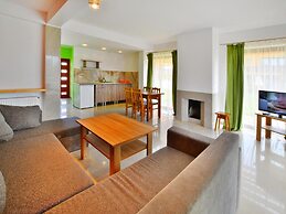 Spacious Holiday Home With Private Garden
