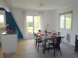Semi-detached House, Brehal