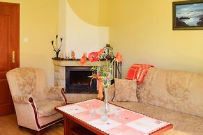 Semi-detached House With Fireplace, Rowy