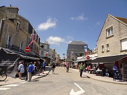 Holiday Home in Arromanches by Sandy Beach