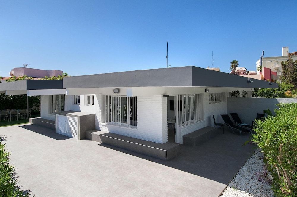 Bungalow in San Agustin With Pool
