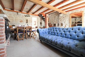 Stone House in Makarska With Pool & Mountain View