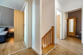 Apartment by Lake Muritz With Marina Views