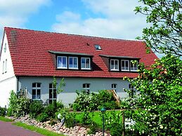 Apartment by Lake Muritz With Marina Views