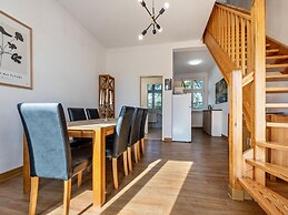 Apartment by Lake Muritz With Marina Views