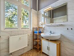 Apartment by Lake Muritz With Marina Views