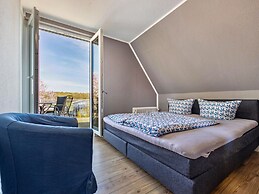 Apartment by Lake Muritz With Marina Views