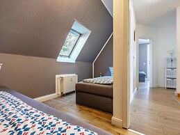 Apartment by Lake Muritz With Marina Views