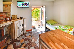Holiday House With Large Garden, Noskowo