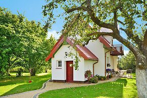 Holiday House With Large Garden, Noskowo