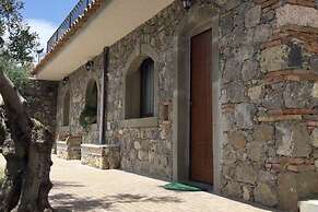 Holiday Home With Pool Near Mt Etna