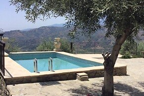 Holiday Home With Pool Near Mt Etna