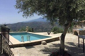 Holiday Home With Pool Near Mt Etna