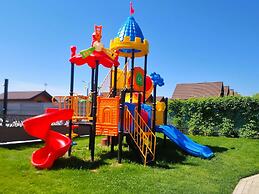 Single-story Holiday Homes, Pool, Playground