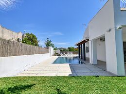 Nice Apartment With Pool