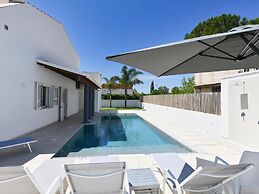 Nice Apartment With Pool