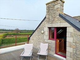 Semi-detached House Near the Sea, Cleder