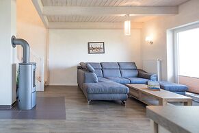 Exklusiv Eingerichtetes Ferienhaus in Strandnahe