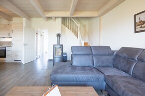 Exklusiv Eingerichtetes Ferienhaus in Strandnahe