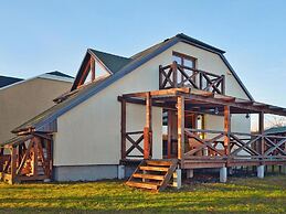 Holiday Home, Private Garden and Lake Access