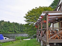 Holiday Home, Private Garden and Lake Access