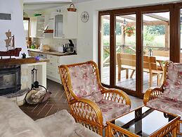Holiday Home, Private Garden and Lake Access