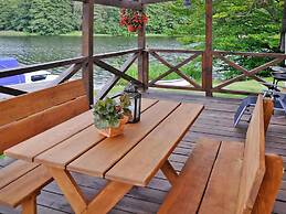 Holiday Home, Private Garden and Lake Access