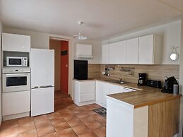 Premium Comfort Holiday Home Near the Beach