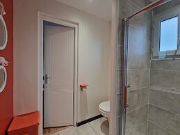 Premium Comfort Holiday Home Near the Beach