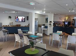 Coastal Escape for 6 in Normandy