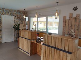 Coastal Escape for 6 in Normandy