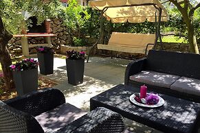 Apartment in Vir Near Jadro Beach