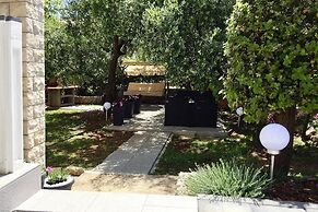 Apartment in Vir Near Jadro Beach