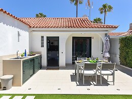 Central Bungalow With Communal Pool in Maspalomas