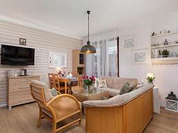 Luxurious Apartment, 4 Bedrooms, Pobierowo