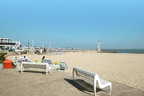 Coastal Stay With Pool in La Baule