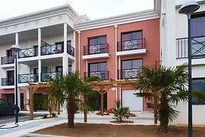 Coastal Stay With Pool in La Baule