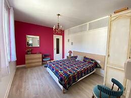 Apartment in Arromanches Near Sandy Beach