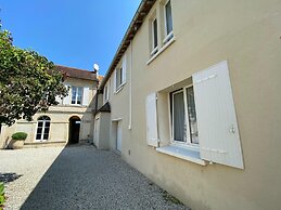 Apartment in Arromanches Near Sandy Beach