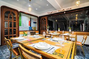 Artisav House