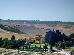 Apartment in Tuscany With Pool & Golf