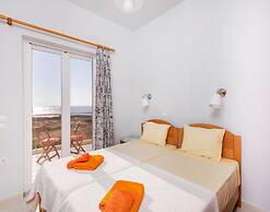 Saltwater Pool Apartment in Chania