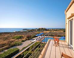 Saltwater Pool Apartment in Chania