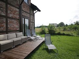 Residence in Zastan With Lake Access