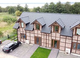 Residence in Zastan With Lake Access