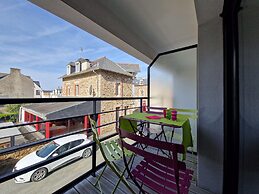 Comfortable Apartment, 50 m Sandy Beach