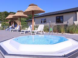 Comfortable Holiday Homes, Pool, Jacuzzi