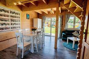 Comfortable Holiday Homes, Pool, Jacuzzi